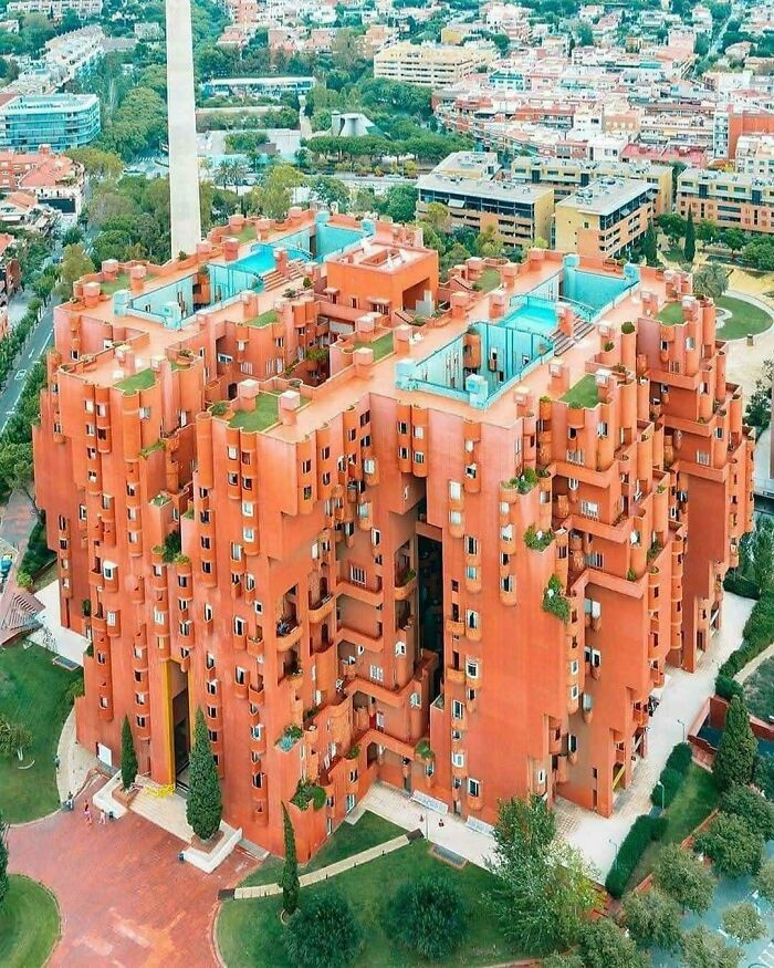 This Online Group Is Dedicated To Celebrating ‘Bizarre Buildings,’ And ...